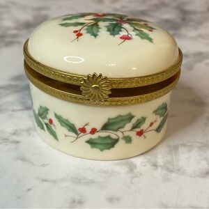 Lenox Holiday Dimension Holly & Berries Trinket Box w/ Hinged Lid Christmas